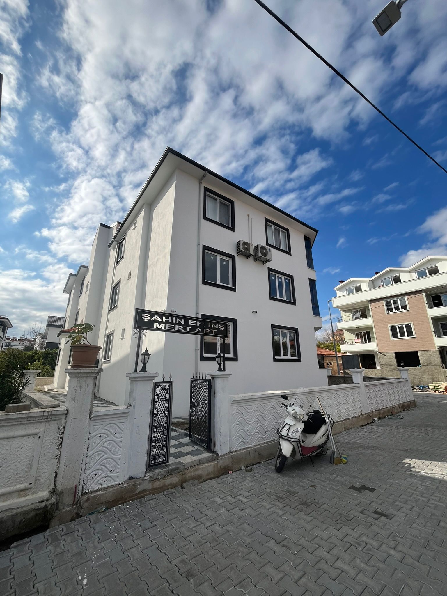 Dalaman Merkezde Kiralık 2+1 Aile Apartmanı Vestiyerli