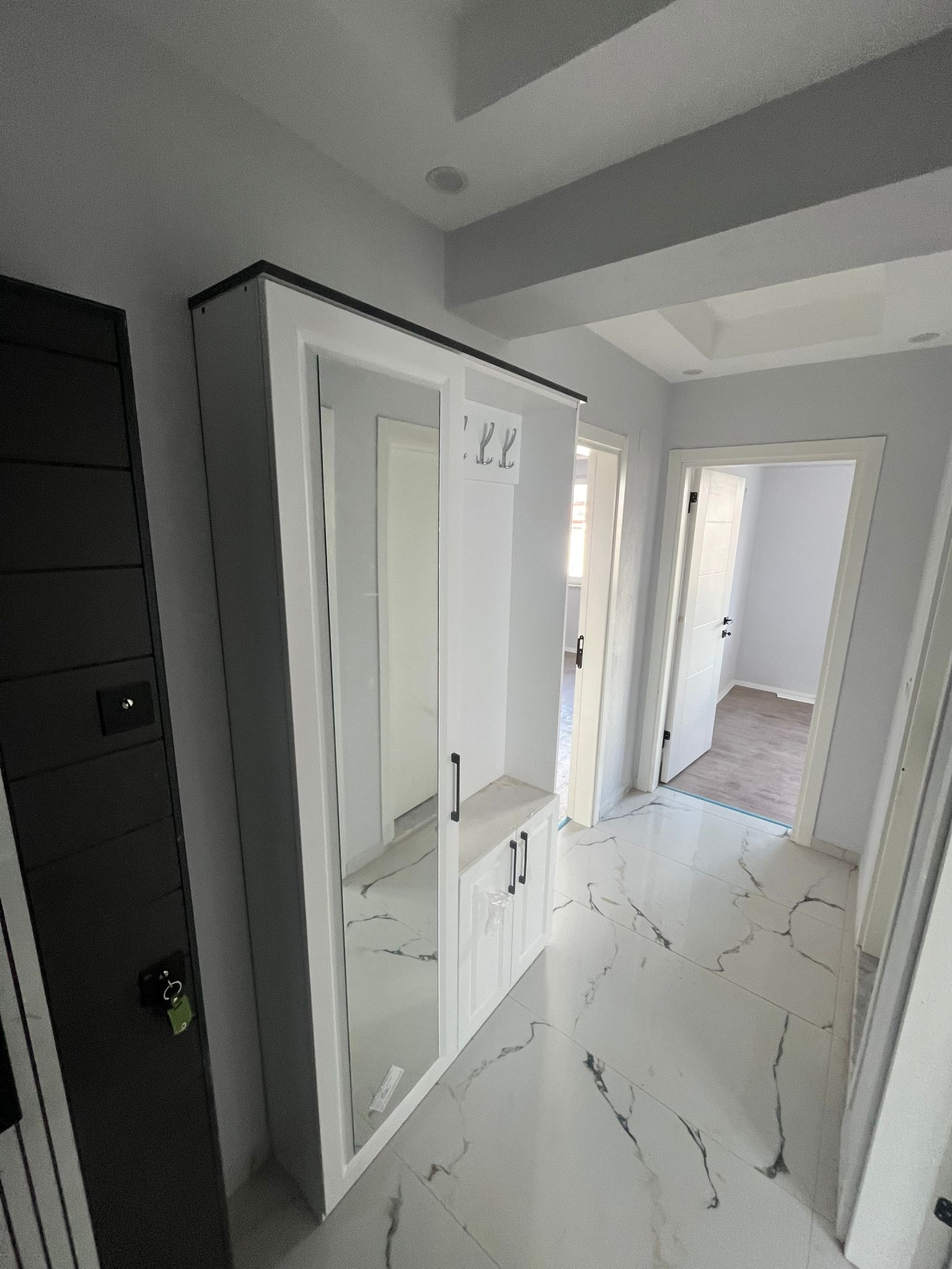 Dalaman Merkezde Kiralık 2+1 Aile Apartmanı Vestiyerli
