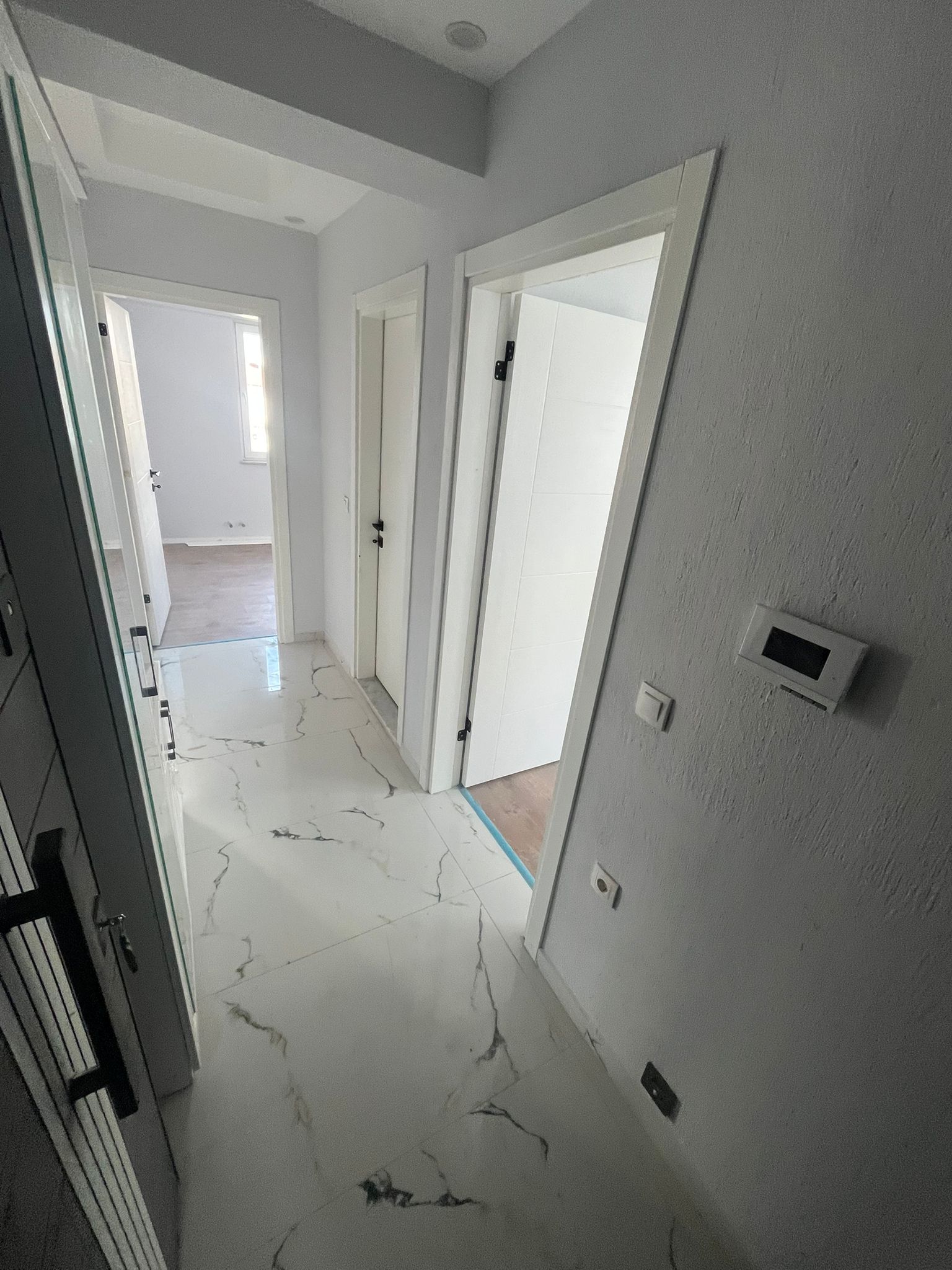 Dalaman Merkezde Kiralık 2+1 Aile Apartmanı Vestiyerli