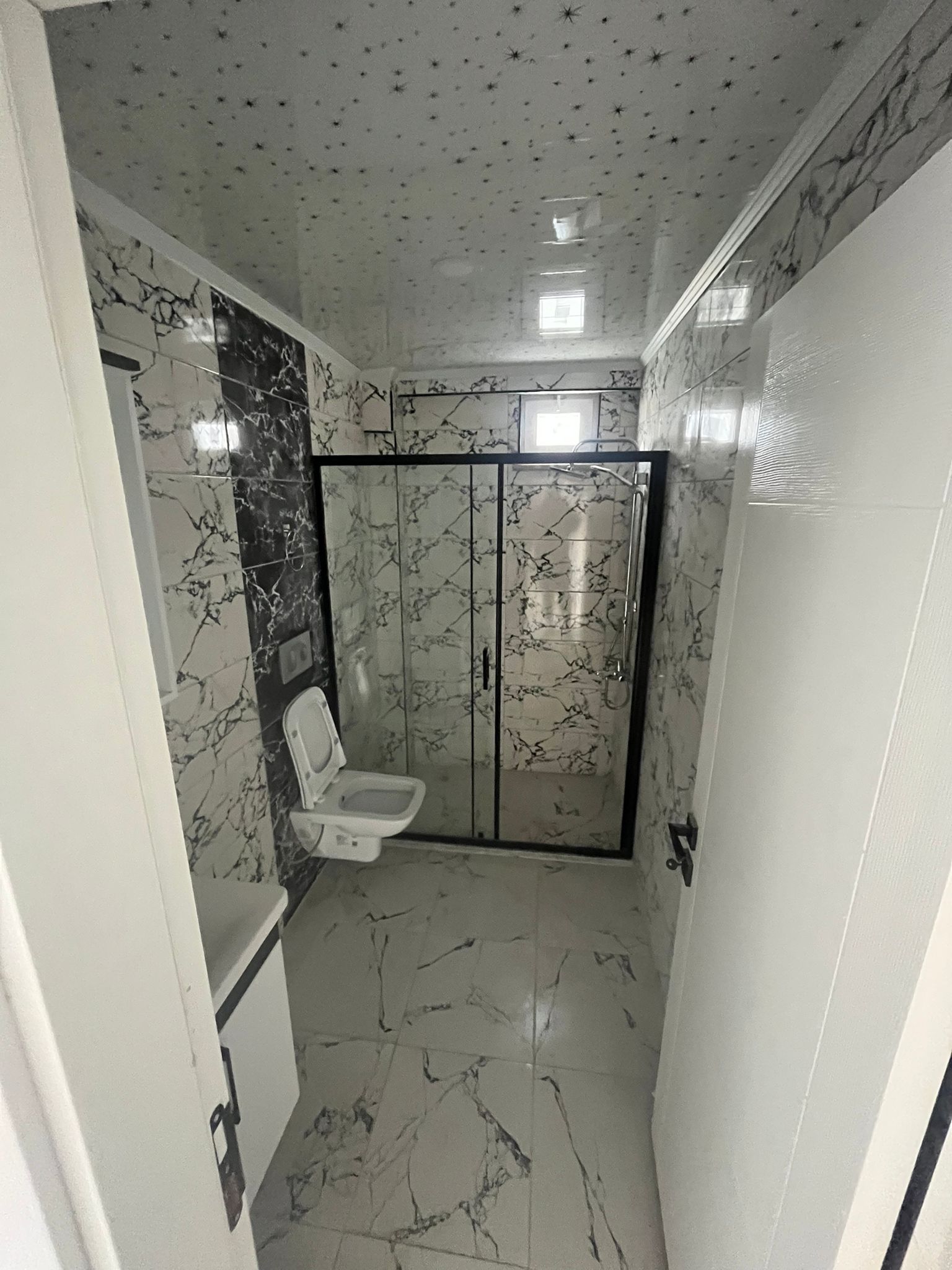 Dalaman Merkezde Kiralık 2+1 Aile Apartmanı Vestiyerli