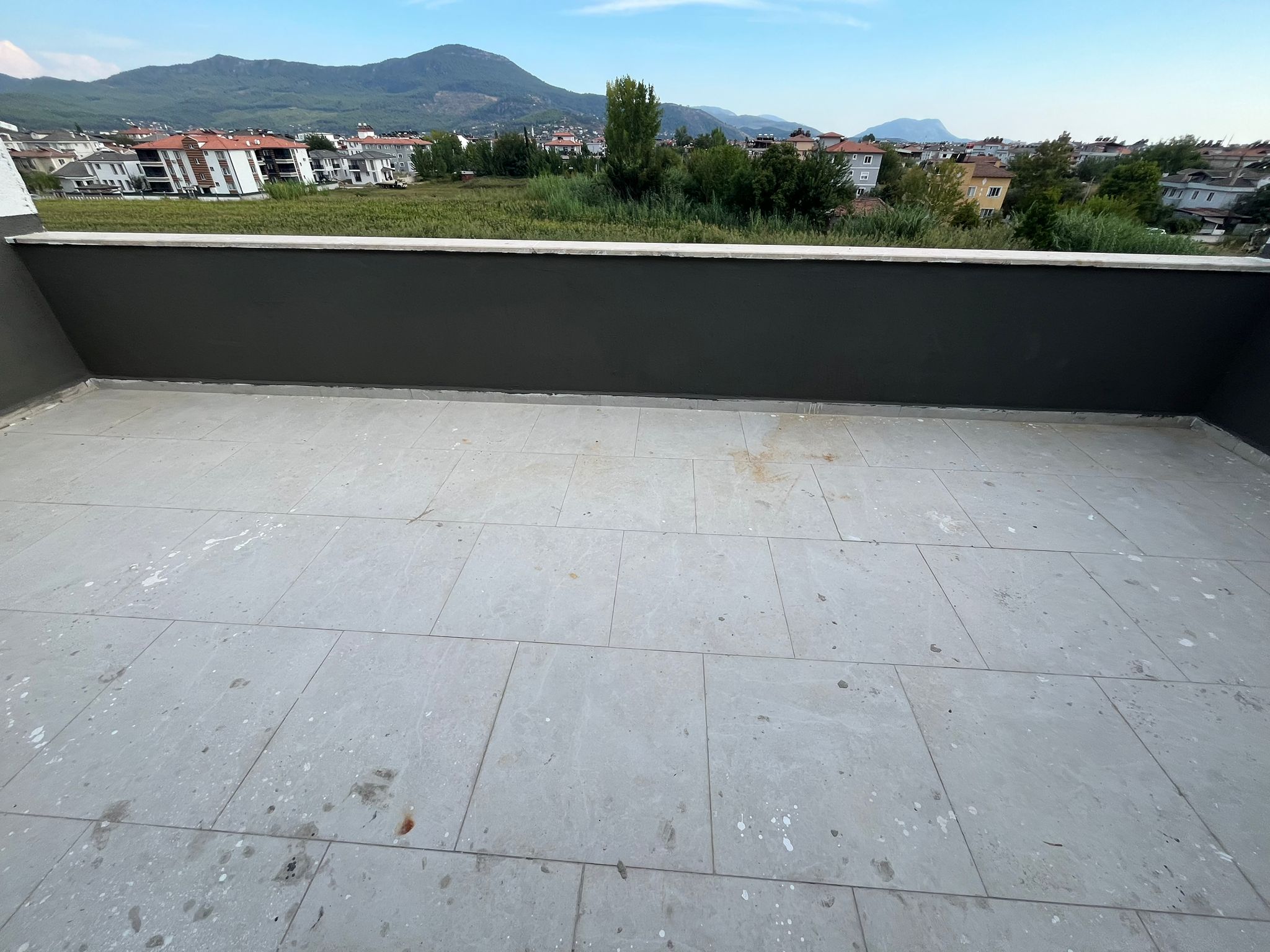Ferah ve Aydınlık Yaşam: 2+1 Dubleks Daire Geniş Teraslı