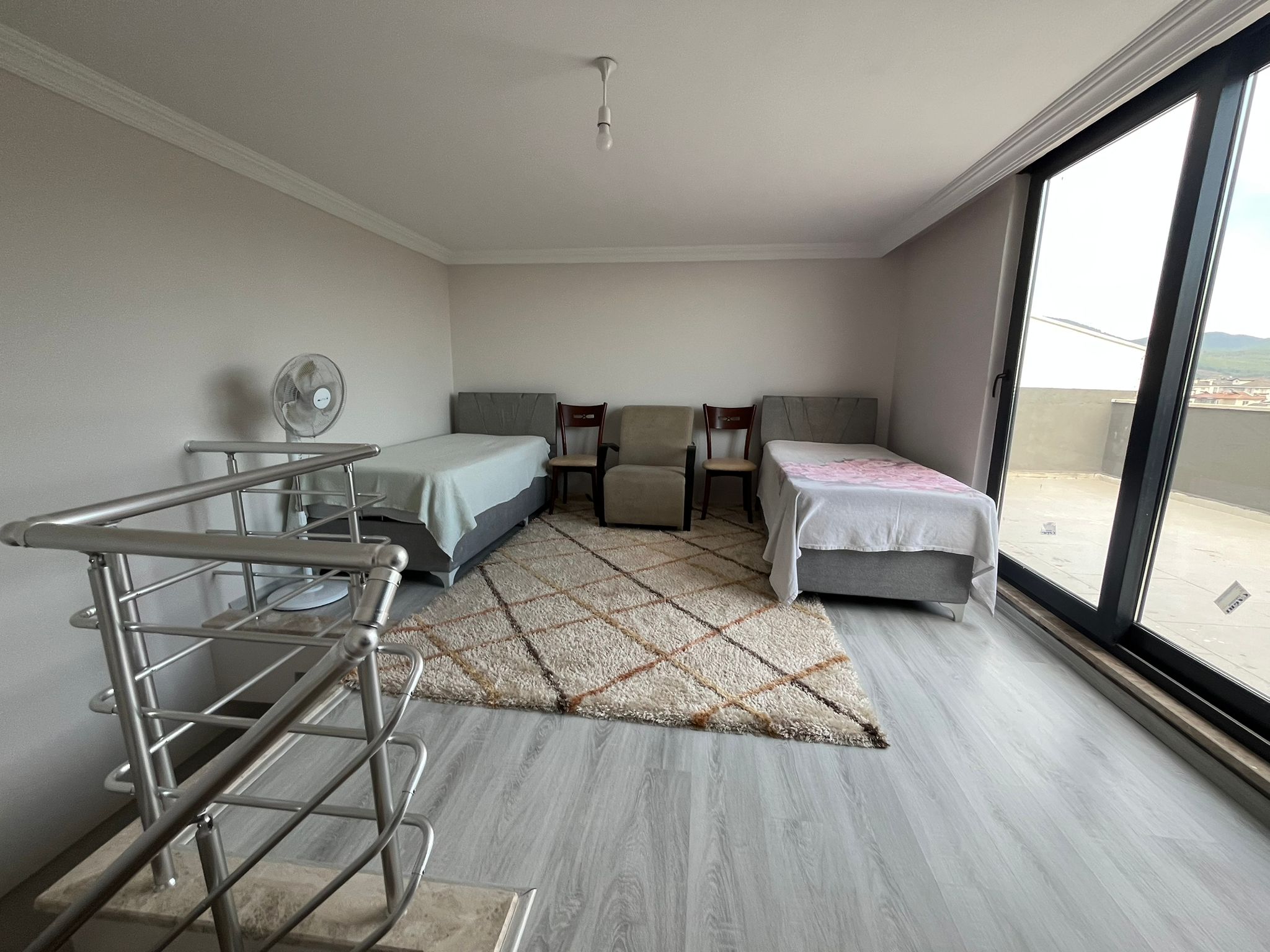 Ferah ve Aydınlık Yaşam: 2+1 Dubleks Daire Geniş Teraslı