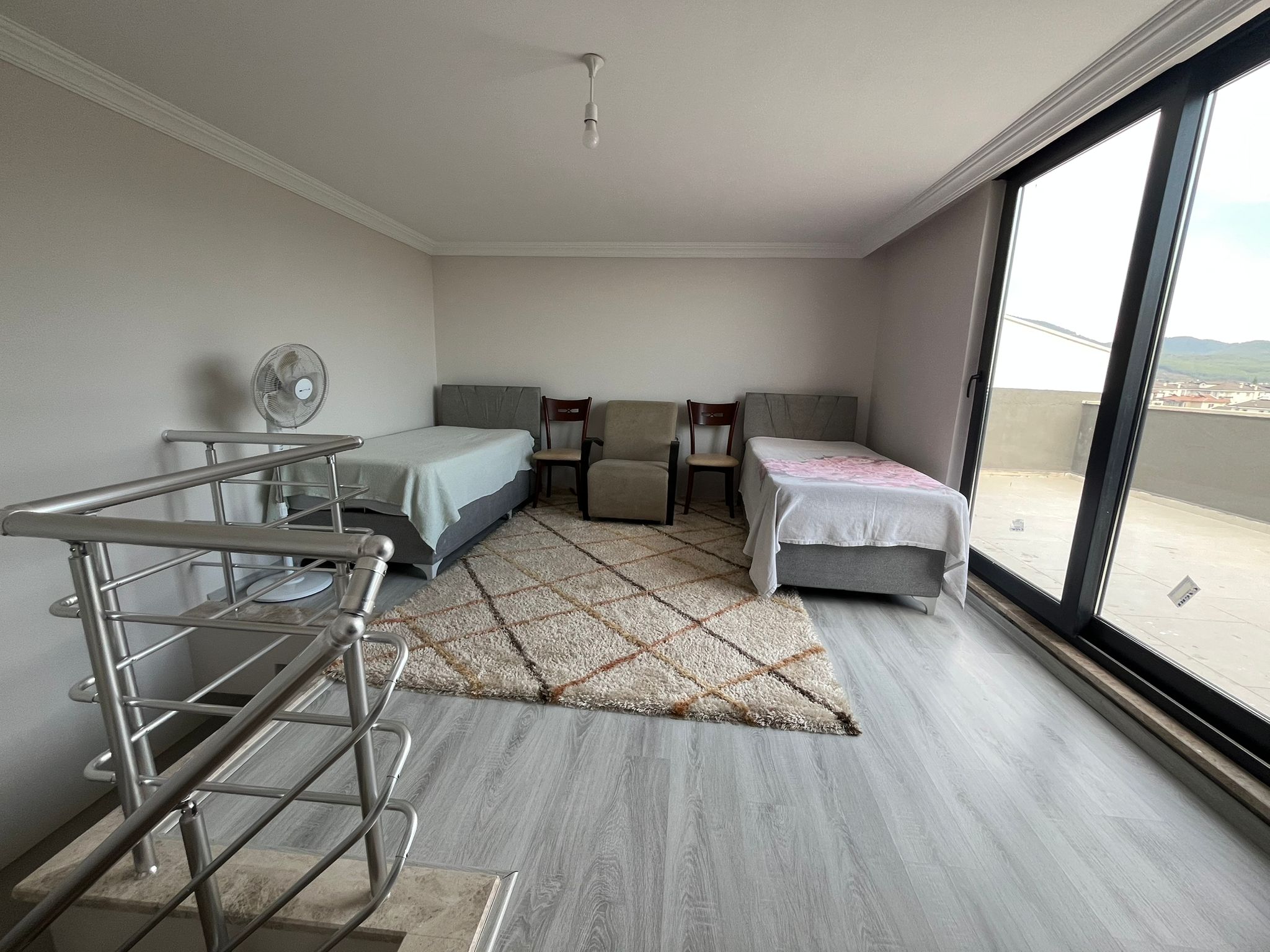 Ferah ve Aydınlık Yaşam: 2+1 Dubleks Daire Geniş Teraslı