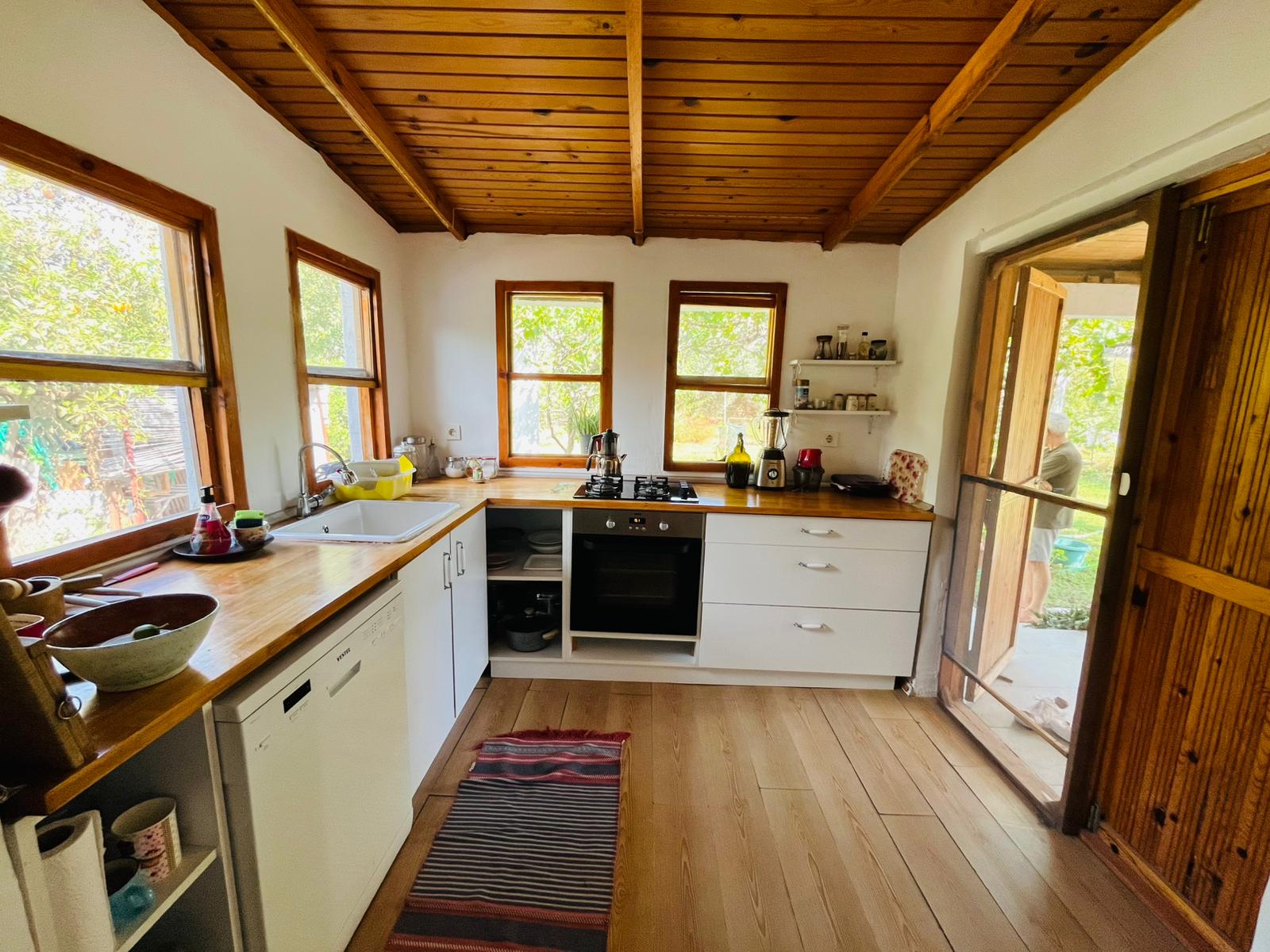 Güzelyurtta Satılık 1 Dönüm İçerisinde Müstakil Ev Ref.Kodu:7305