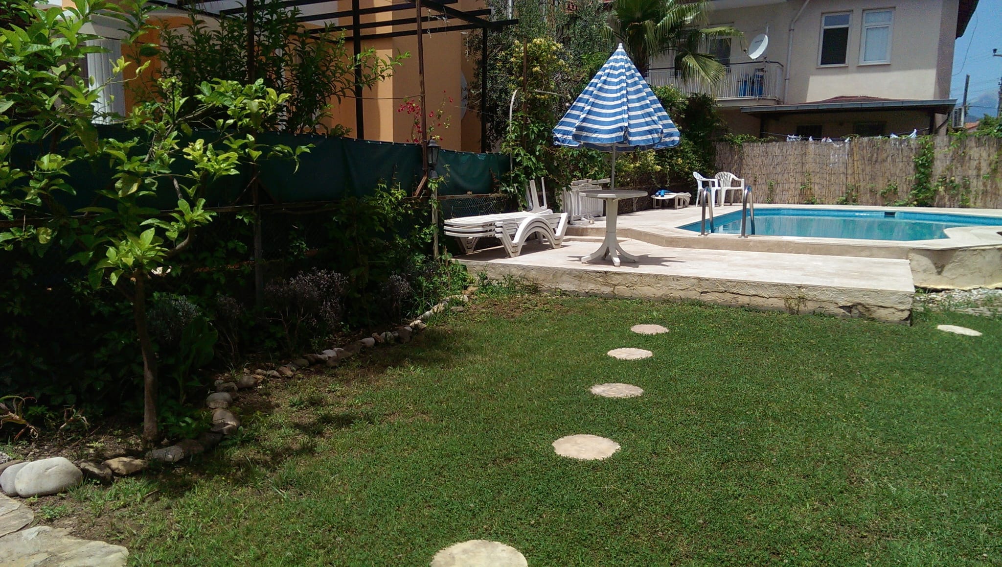 Havuzlu ve Bahçeli Site İçinde Satılık 1+1 Daire – Çalış, Fethiye