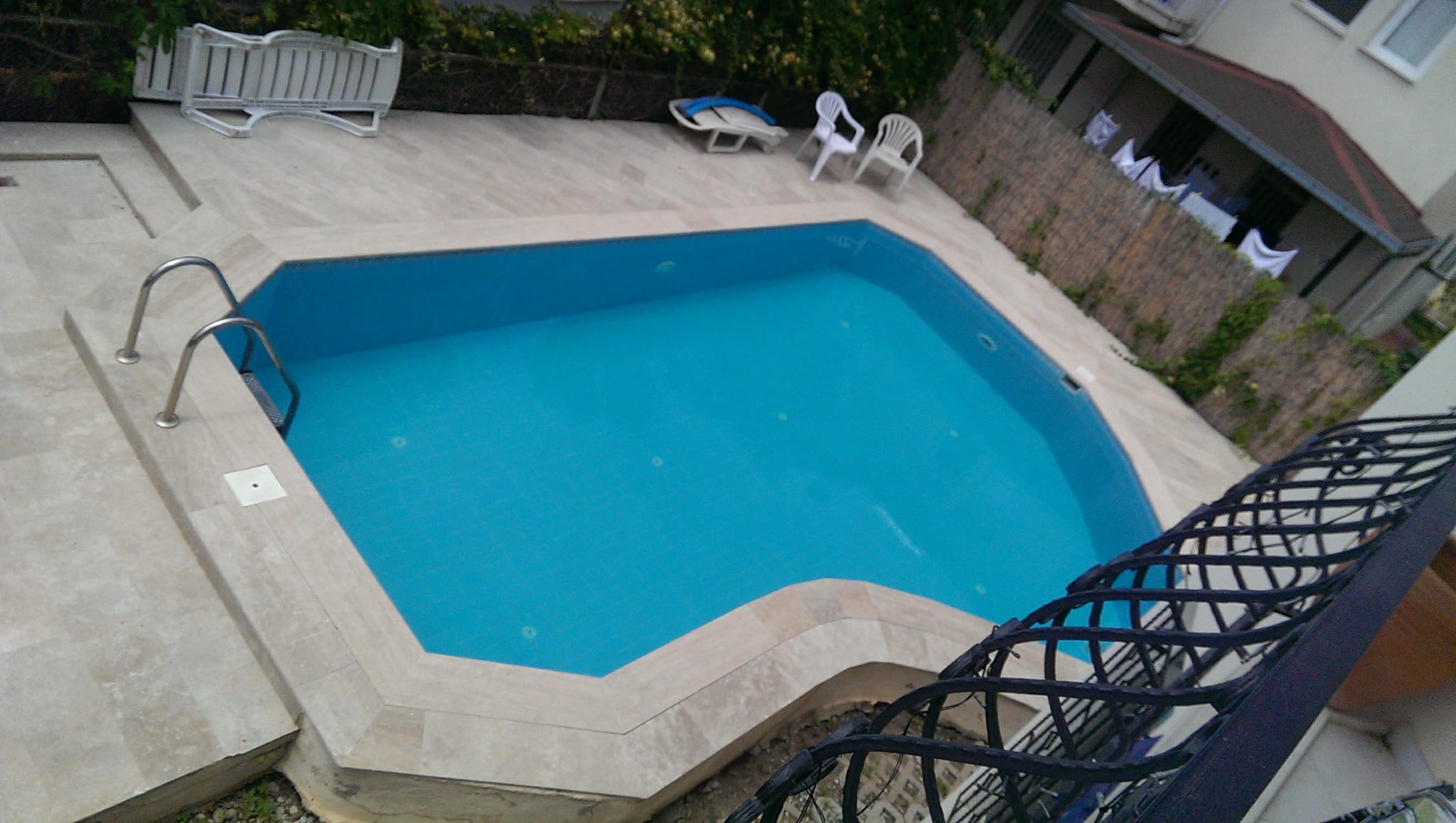 Havuzlu ve Bahçeli Site İçinde Satılık 1+1 Daire – Çalış, Fethiye