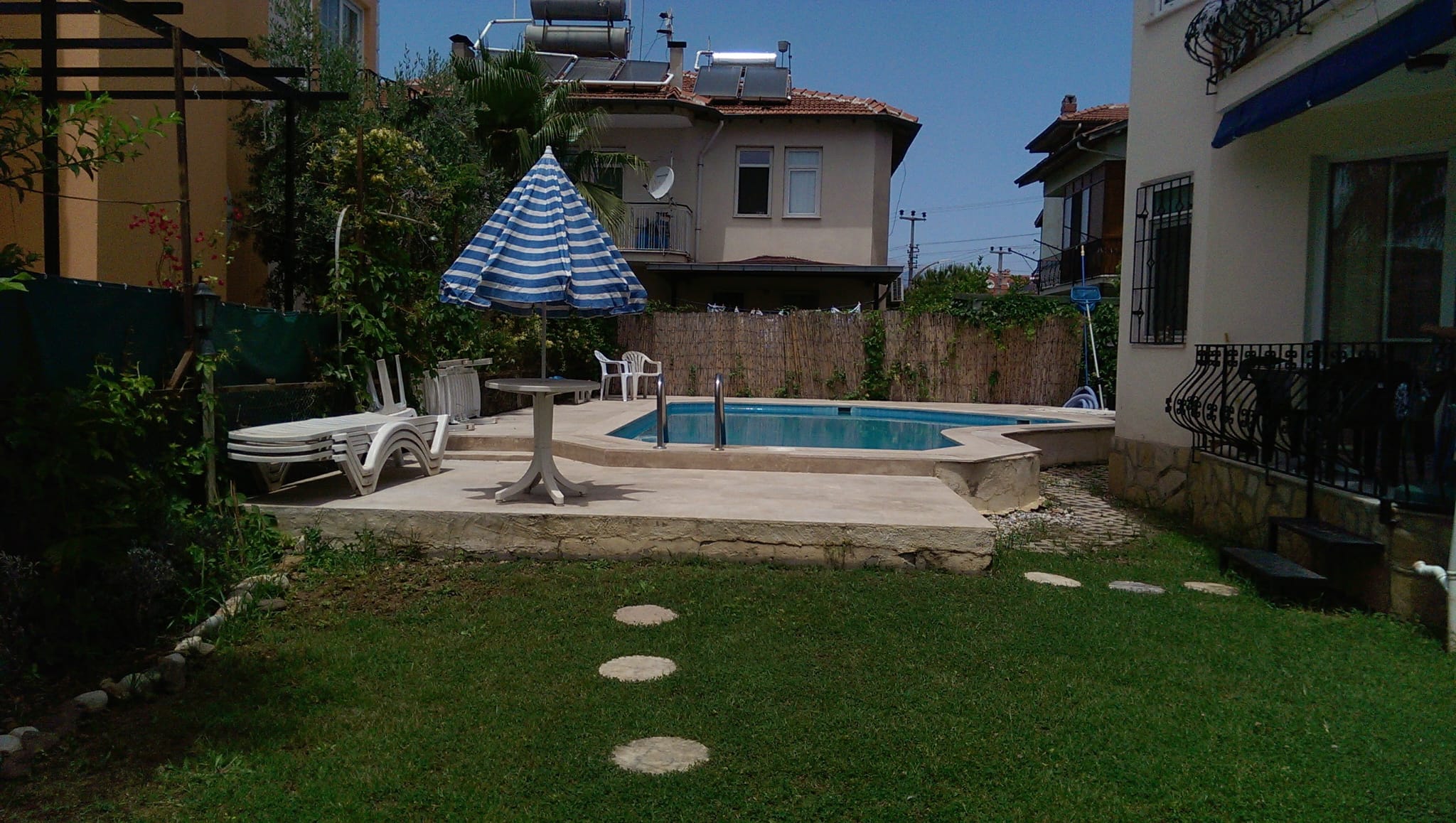 Havuzlu ve Bahçeli Site İçinde Satılık 1+1 Daire – Çalış, Fethiye