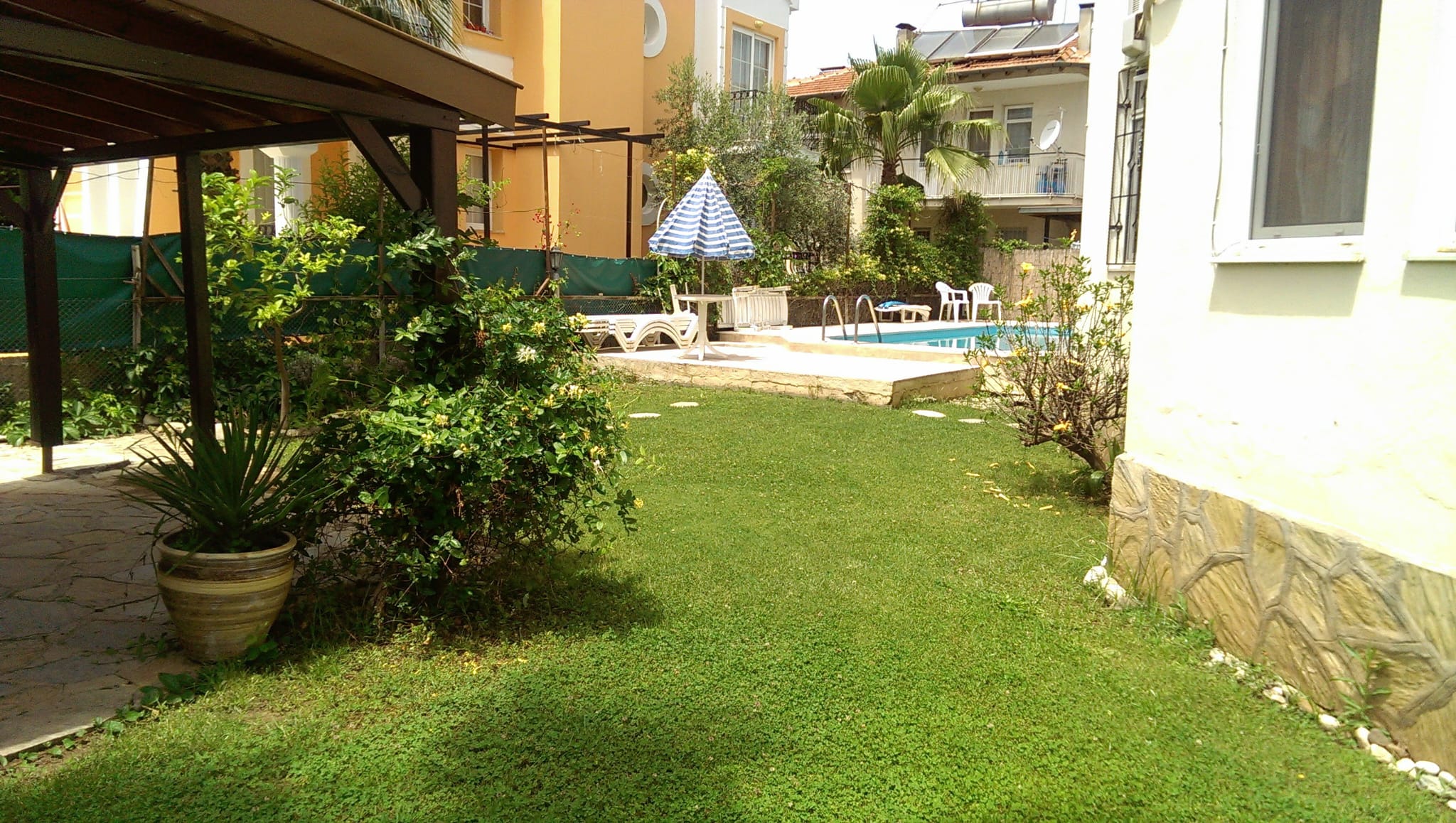 Havuzlu ve Bahçeli Site İçinde Satılık 1+1 Daire – Çalış, Fethiye