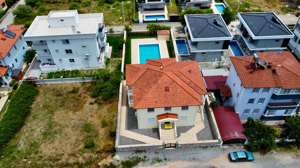 685 m² Arsa İçinde, Özel Havuzlu ve Full Eşyalı Lüks Villa – Dalaman Cesur Emlak 