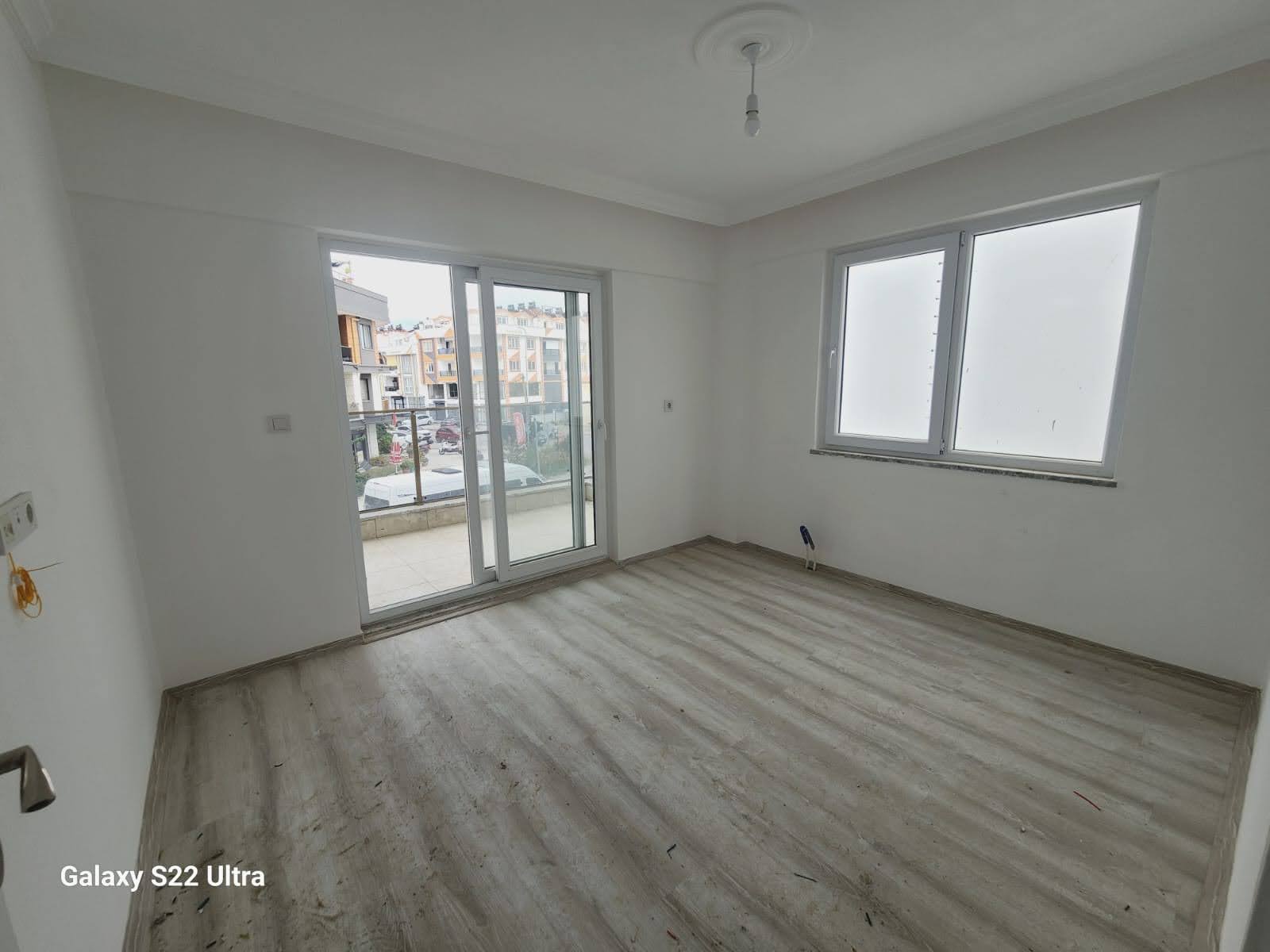 Dalaman Hürriyet Mahallesi Hastane Kavşağında – Komple Satılık Gelir Getiren Bina 