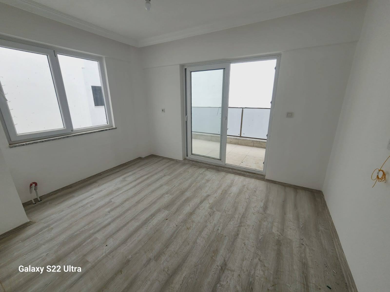 Dalaman Hürriyet Mahallesi Hastane Kavşağında – Komple Satılık Gelir Getiren Bina 