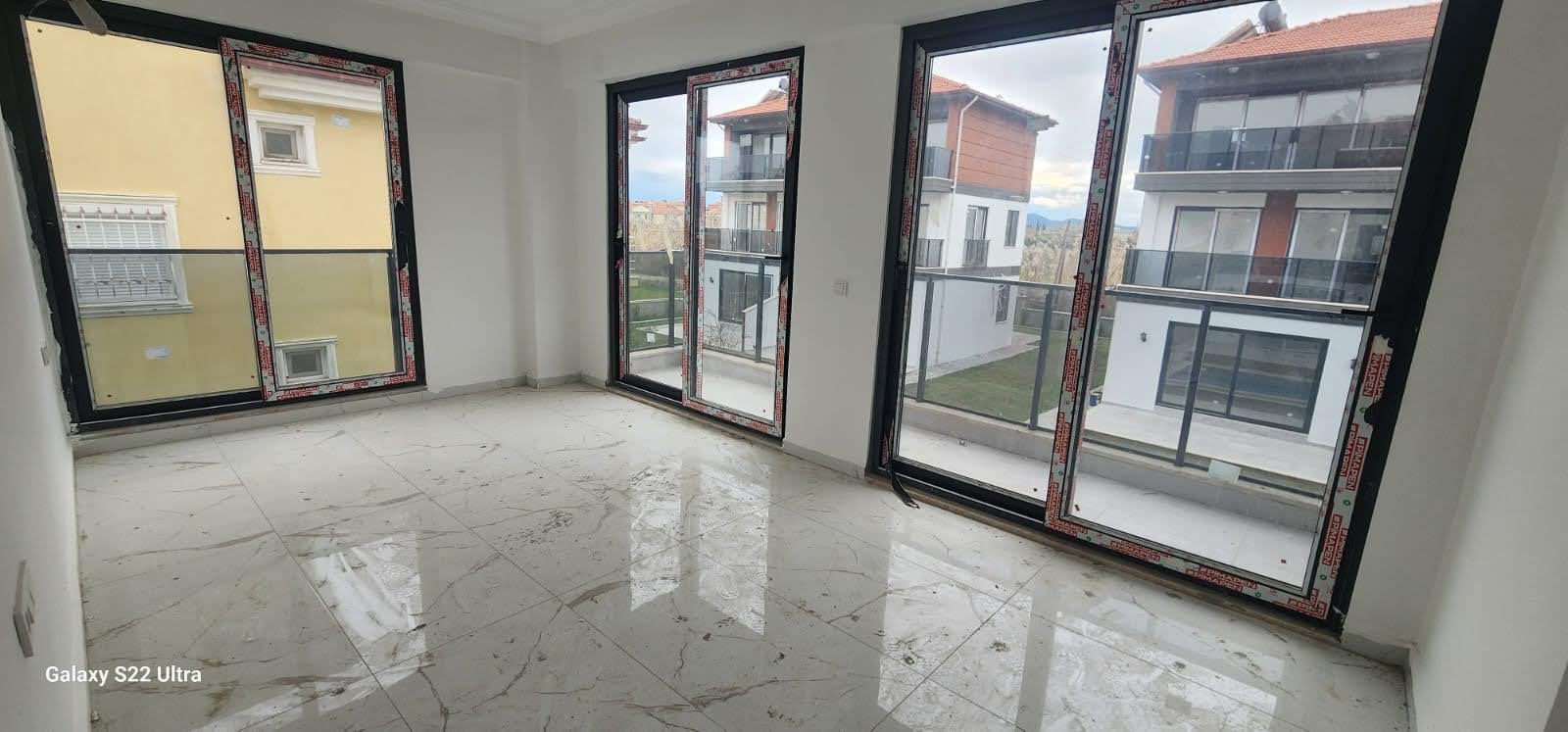 Dalaman’da Terasında Jakuzi Bulunan Lüks Triplex Villa – 4+1, Ortak Havuzlu