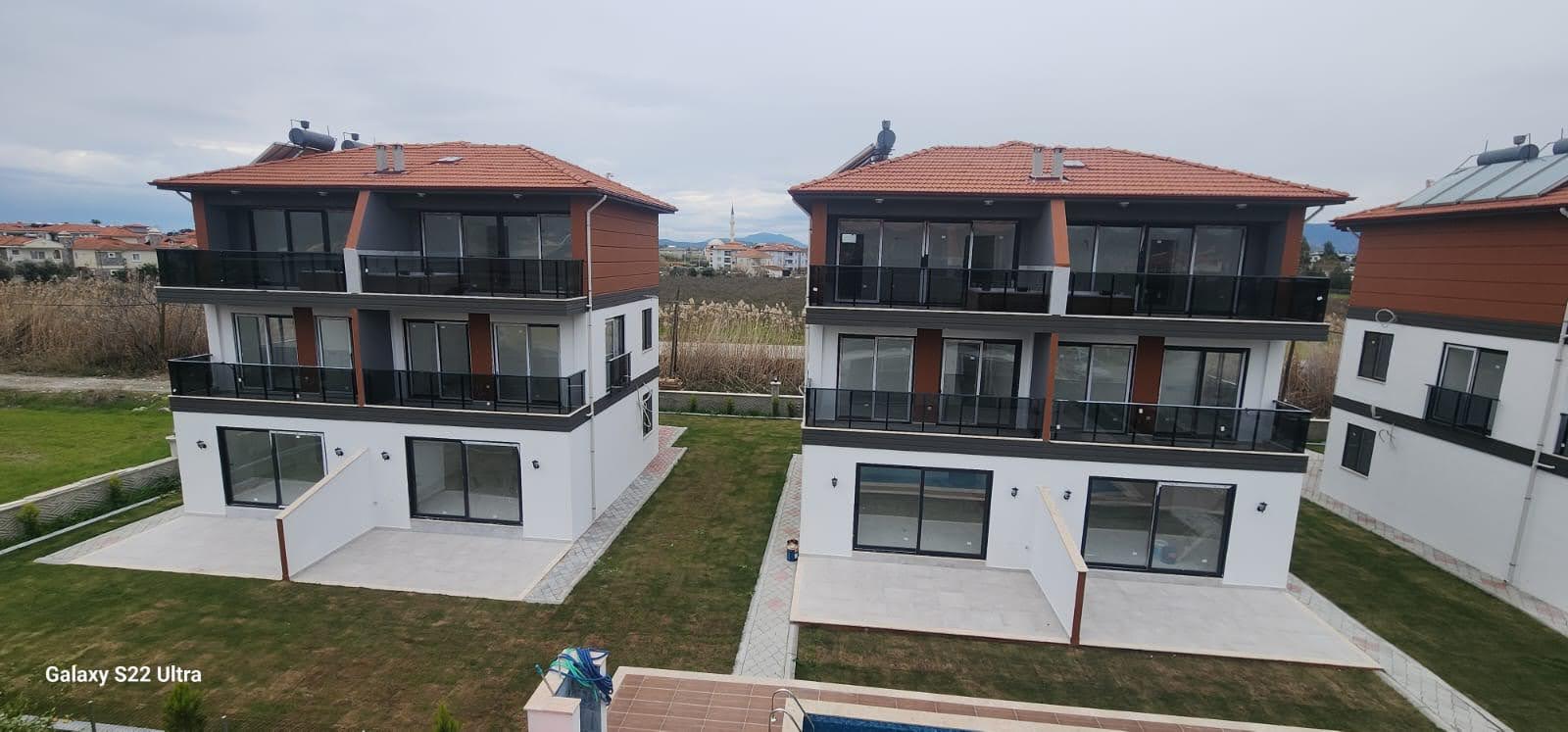 Dalaman’da Terasında Jakuzi Bulunan Lüks Triplex Villa – 4+1, Ortak Havuzlu
