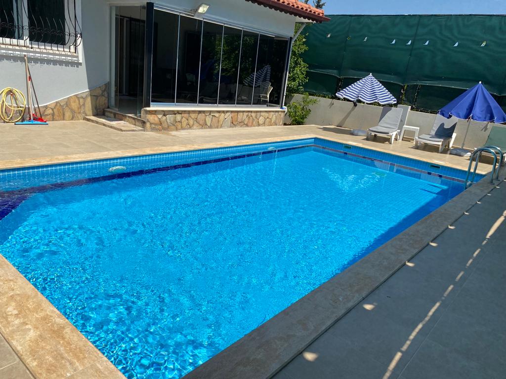 Karaçalı’da 414m² Arsada Müstakil Havuzlu 5+1 Lüks Triplex Villa 