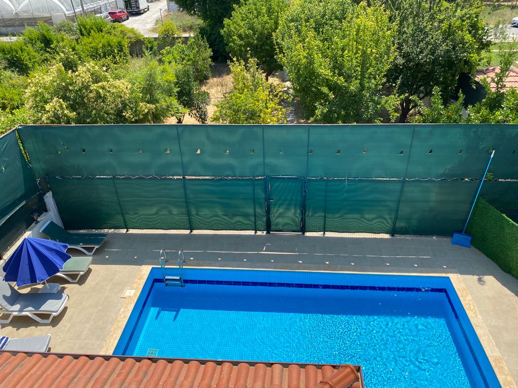 Karaçalı’da 414m² Arsada Müstakil Havuzlu 5+1 Lüks Triplex Villa 